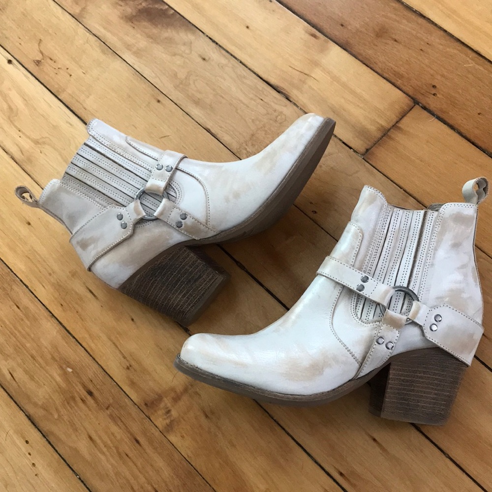 Matisse Cream Heeled Boots